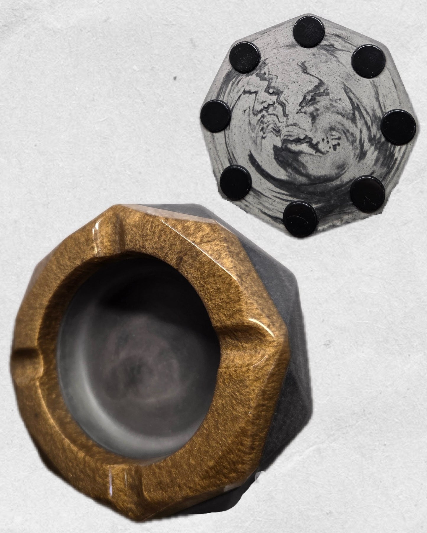 ASHTRAY (“Corestone”)
