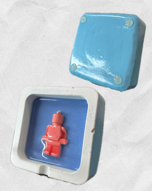ASHTRAY (“Leggo My Ciggy”)